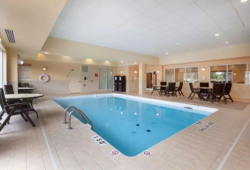 Отель Best Western Plus Muskoka Inn