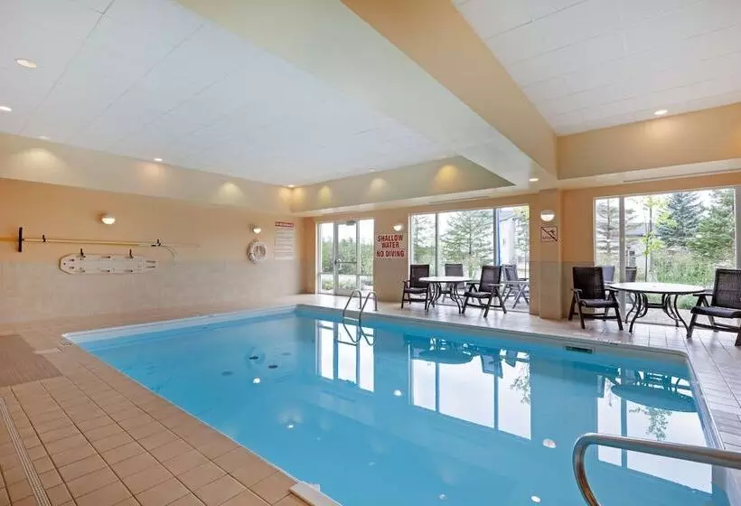 Отель Best Western Plus Muskoka Inn