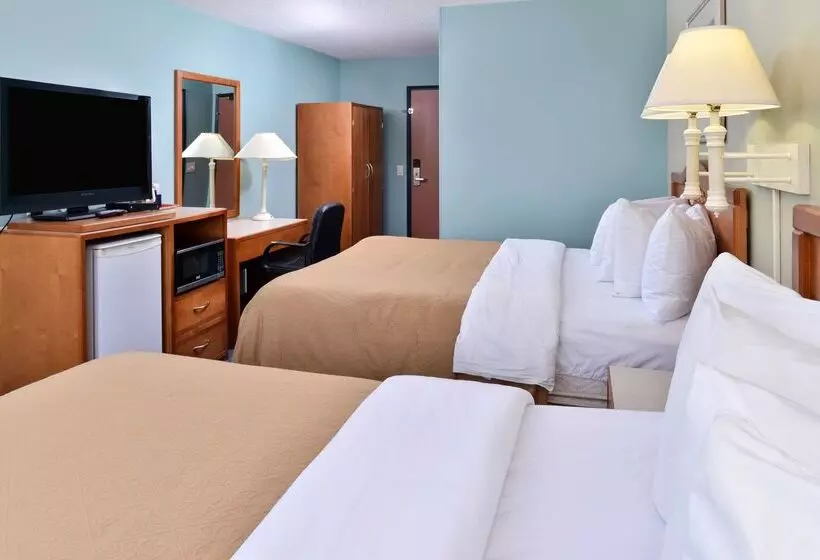 Отель Canadas Best Value Inn & Suites Castlegar