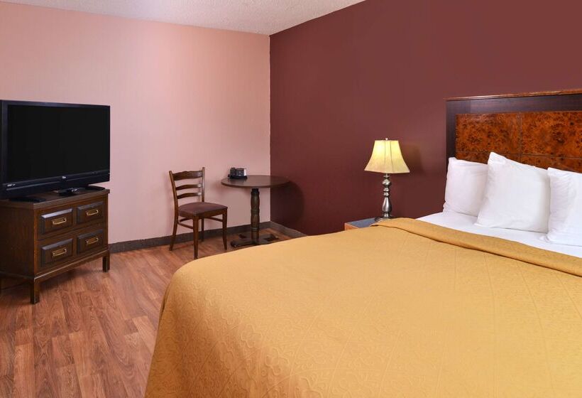هتل Canadas Best Value Inn & Suites Castlegar