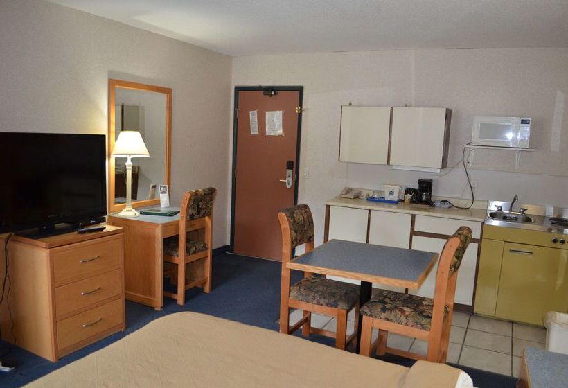 هتل Canadas Best Value Inn & Suites Castlegar