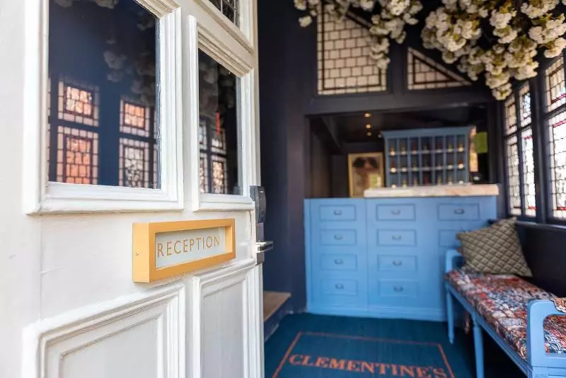 בית מלון כפרי Clementine S Guest House