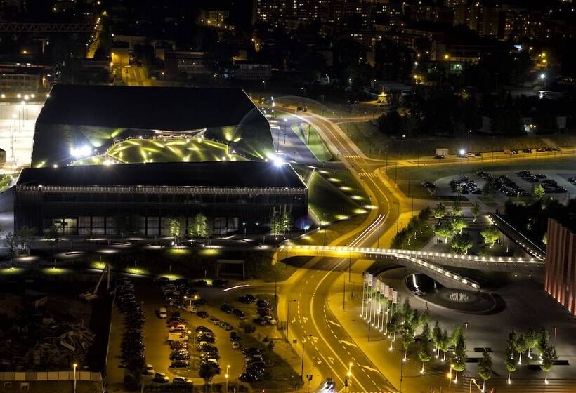 فندق Courtyard By Marriott Katowice City Center