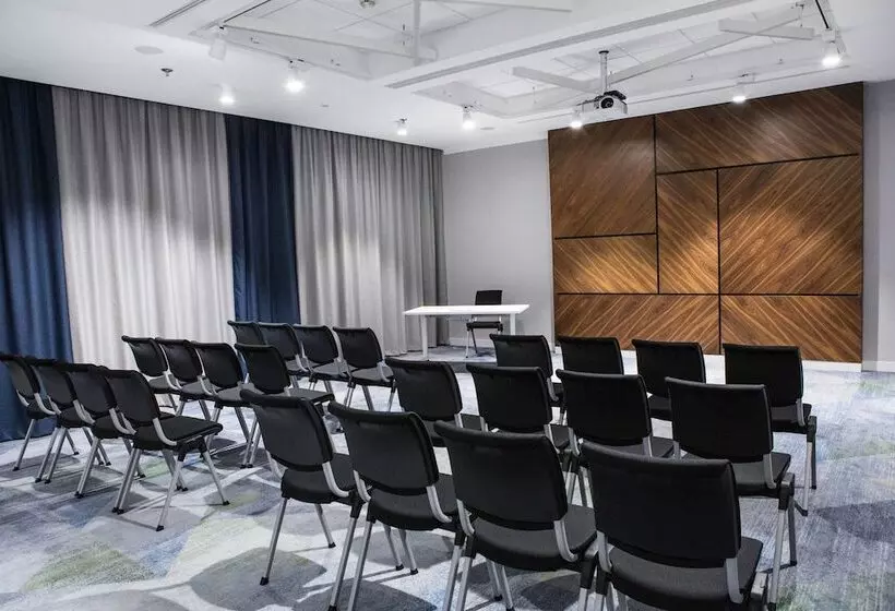 Отель Courtyard By Marriott Katowice City Center