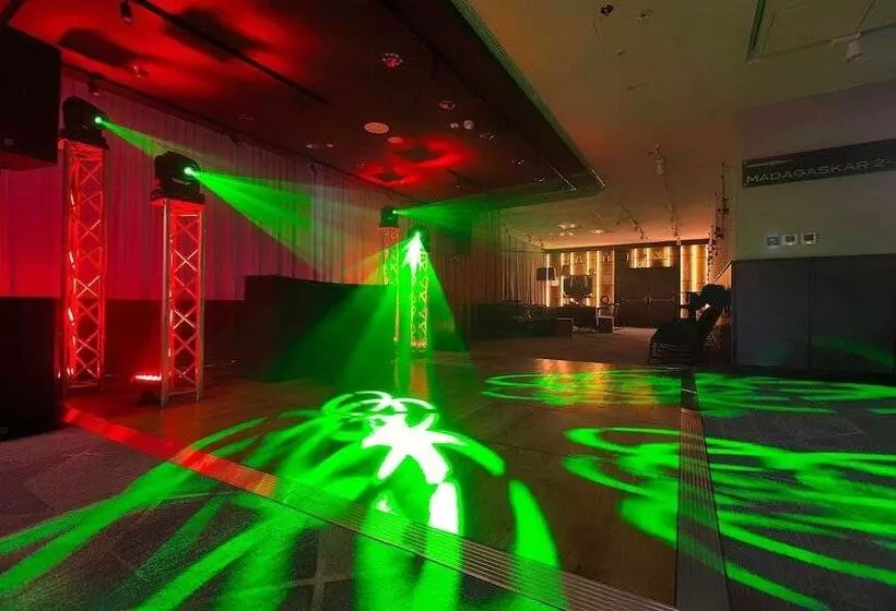 Отель Courtyard By Marriott Katowice City Center