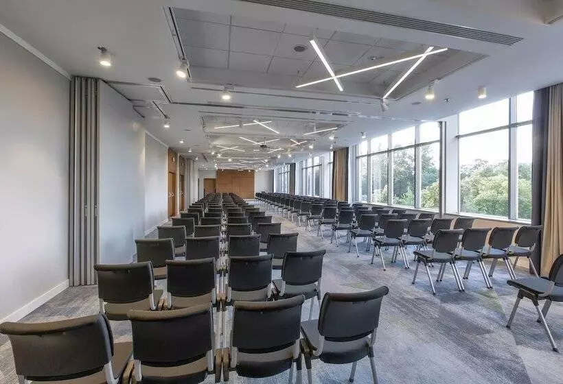 Отель Courtyard By Marriott Katowice City Center