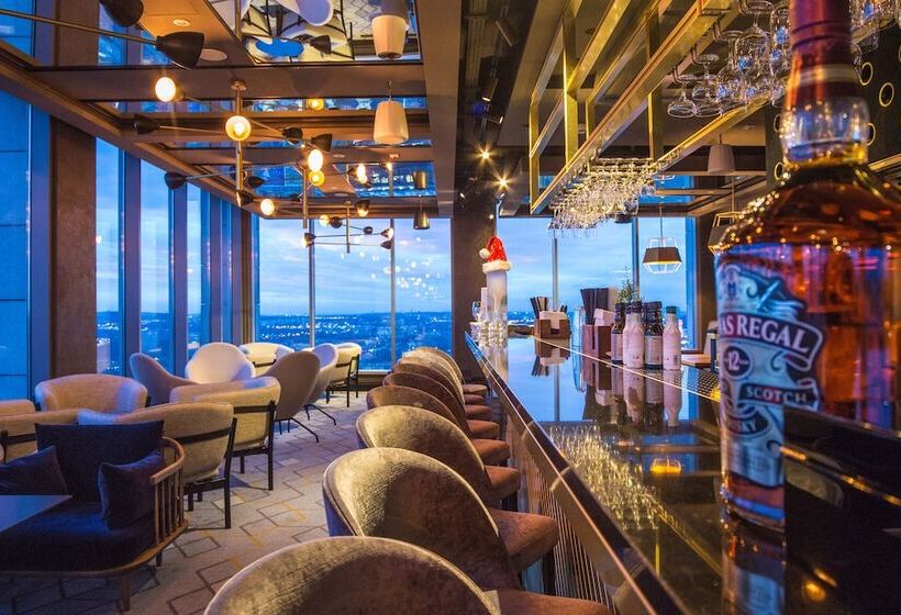 فندق Courtyard By Marriott Katowice City Center