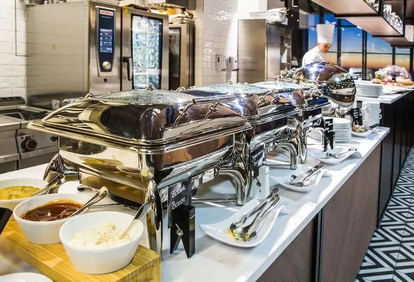 Отель Courtyard By Marriott Katowice City Center