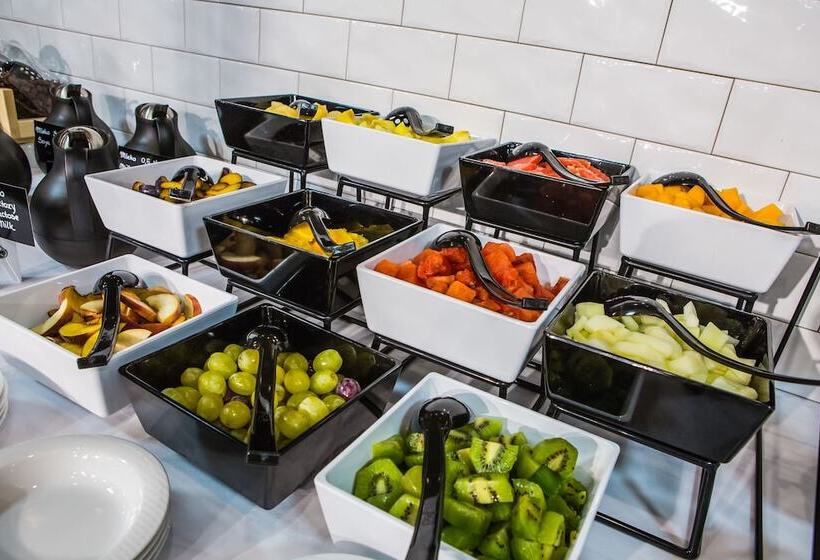 فندق Courtyard By Marriott Katowice City Center