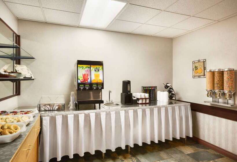 Hotel Days Inn By Wyndham Hinton