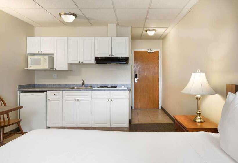 Hotel Days Inn By Wyndham Hinton