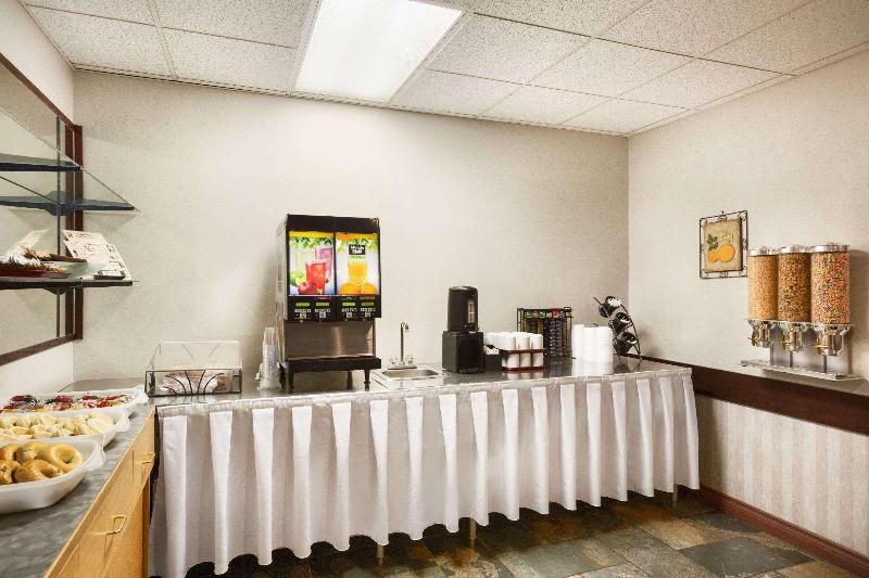 Hotel Days Inn By Wyndham Hinton