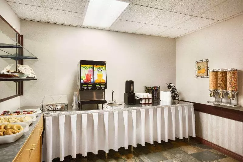 فندق Days Inn By Wyndham Hinton