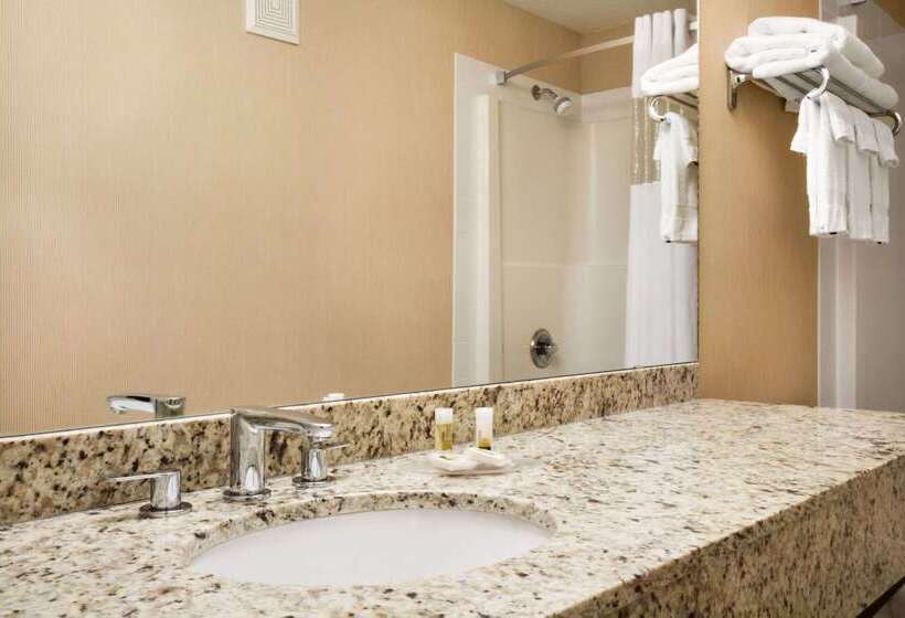 فندق Days Inn & Suites By Wyndham Cochrane