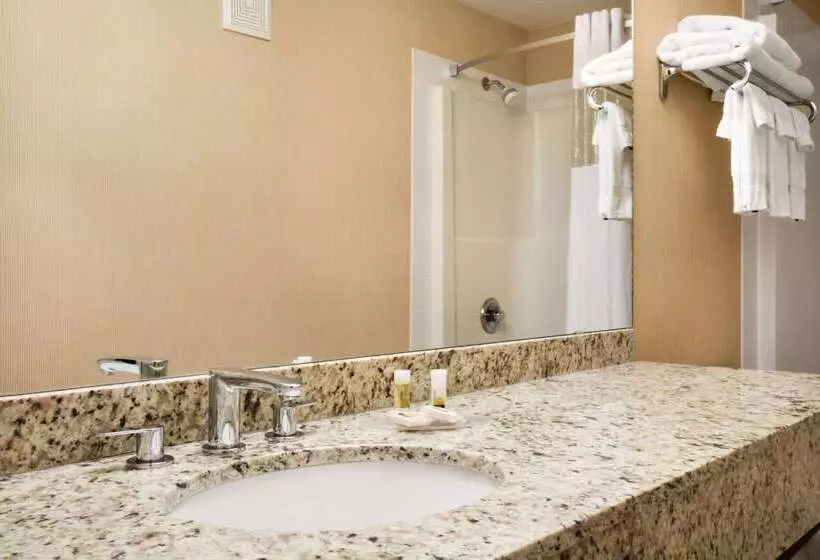 酒店 Days Inn & Suites By Wyndham Cochrane