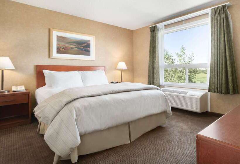 فندق Days Inn & Suites By Wyndham Cochrane