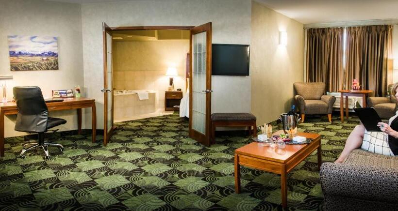 هتل Deerfoot Inn And Casino