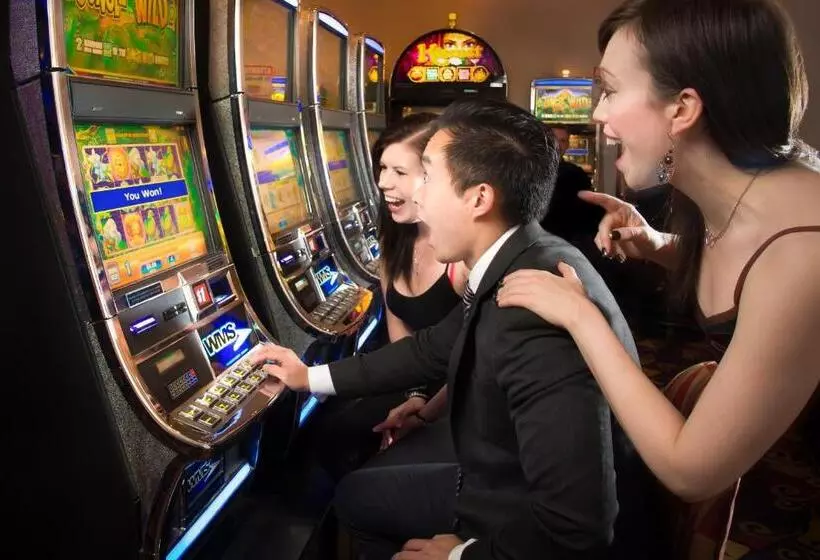 Отель Deerfoot Inn And Casino