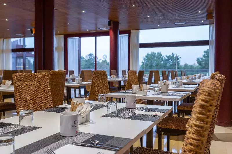 호텔 Exe Layos Golf