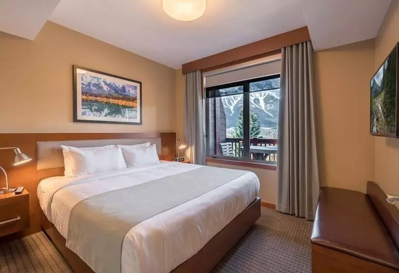 호텔 Falcon Crest Lodge By Clique