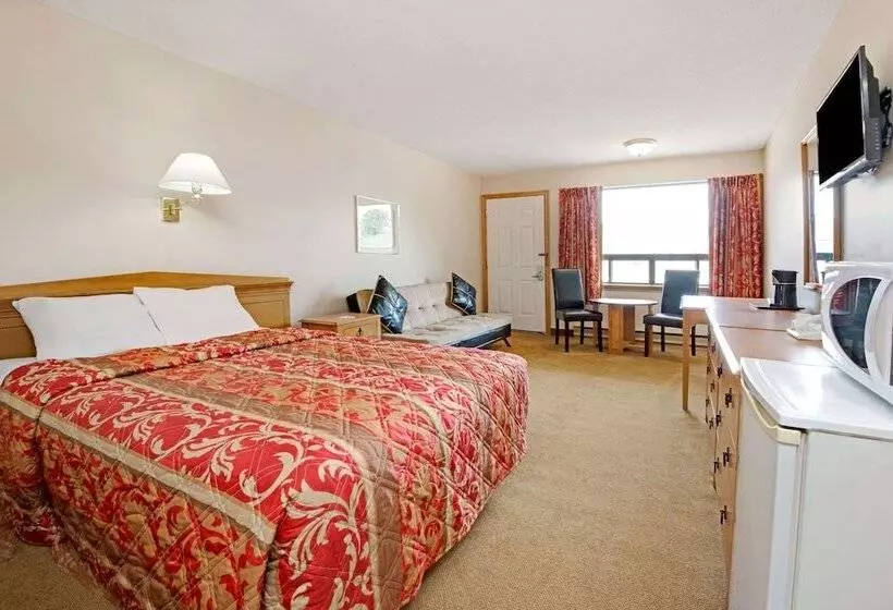 Knights Inn Park Villa Motel, Midland