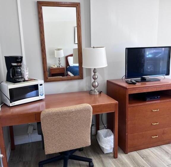 Knights Inn   Park Villa Motel, Midland