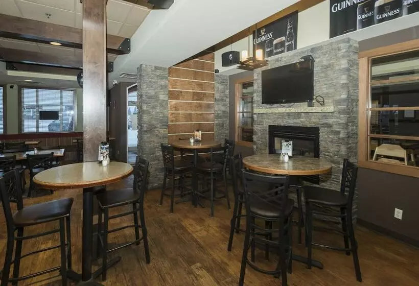 Отель Lakeview Inns & Suites Fort Saskatchewan