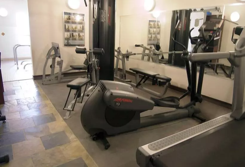 호텔 Lakeview Inns & Suites  Slave Lake