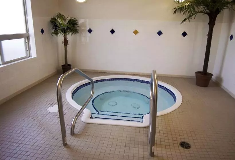 호텔 Lakeview Inns & Suites  Slave Lake