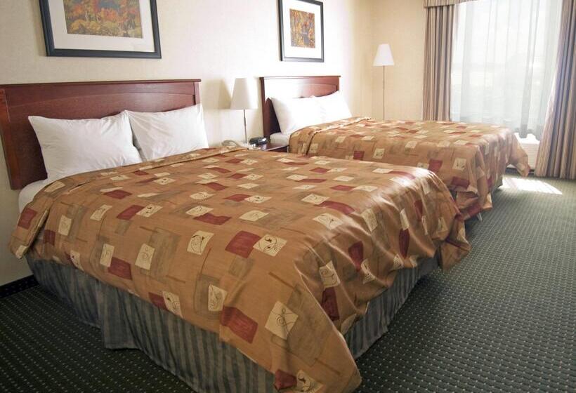 Отель Lakeview Inns & Suites Slave Lake