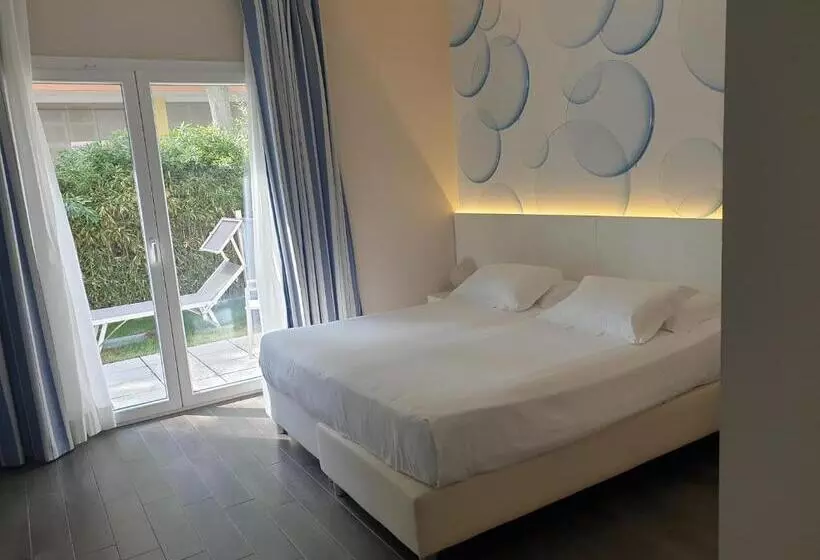 Отель Oxygen Lifestyle