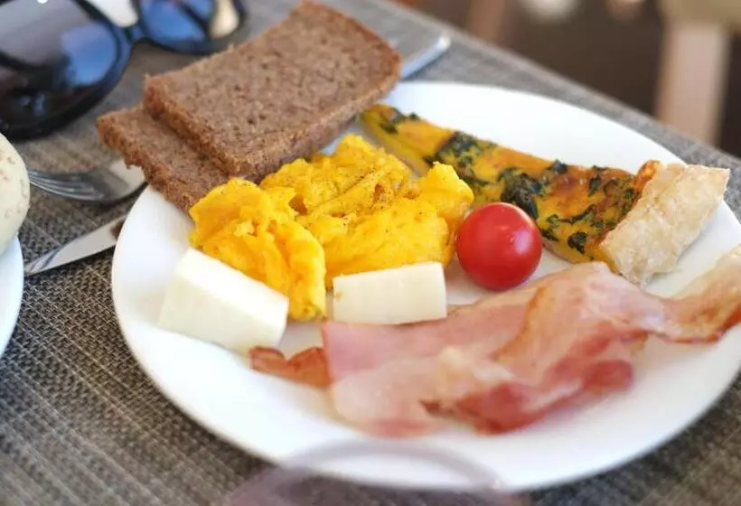 Отель Oxygen Lifestyle