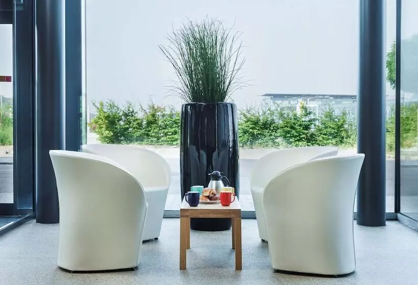 בית מלון כפרי Park Inn By Radisson Liege Airport