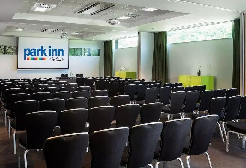 בית מלון כפרי Park Inn By Radisson Liege Airport