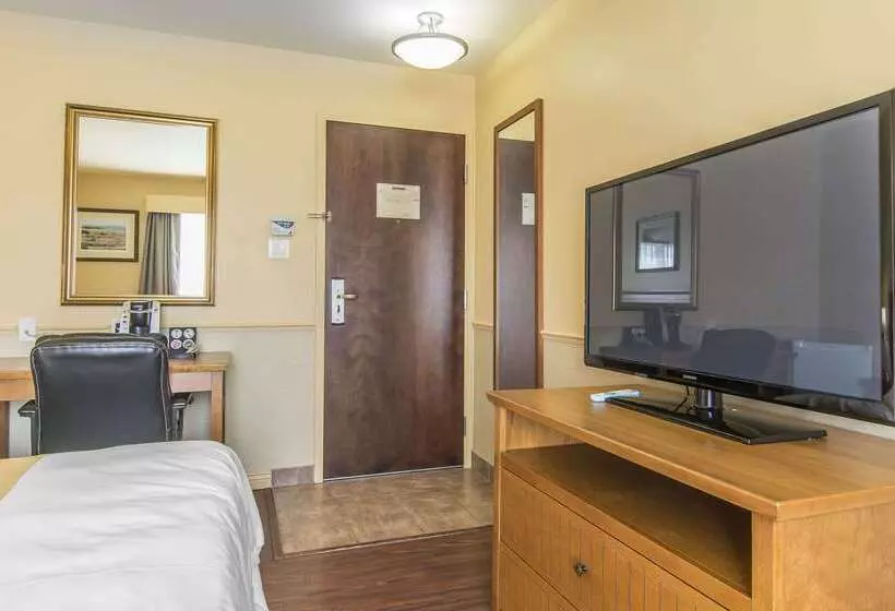 בית מלון כפרי Quality Inn