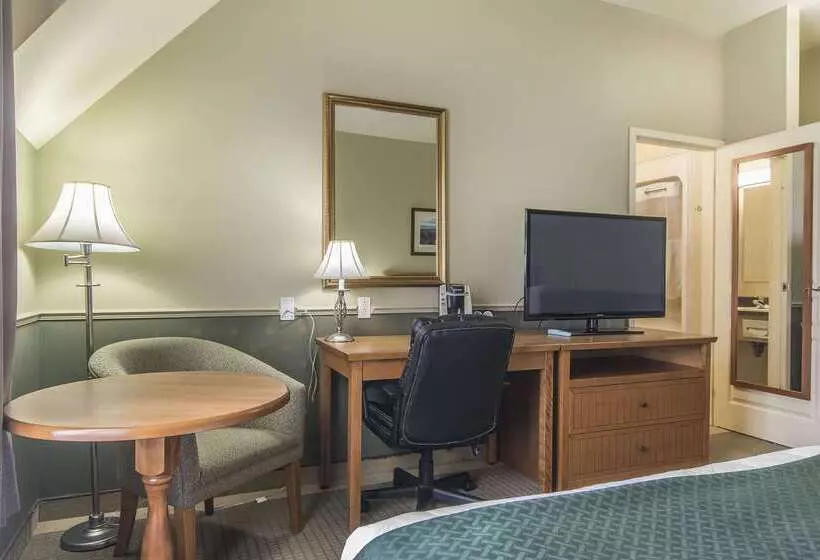 בית מלון כפרי Quality Inn