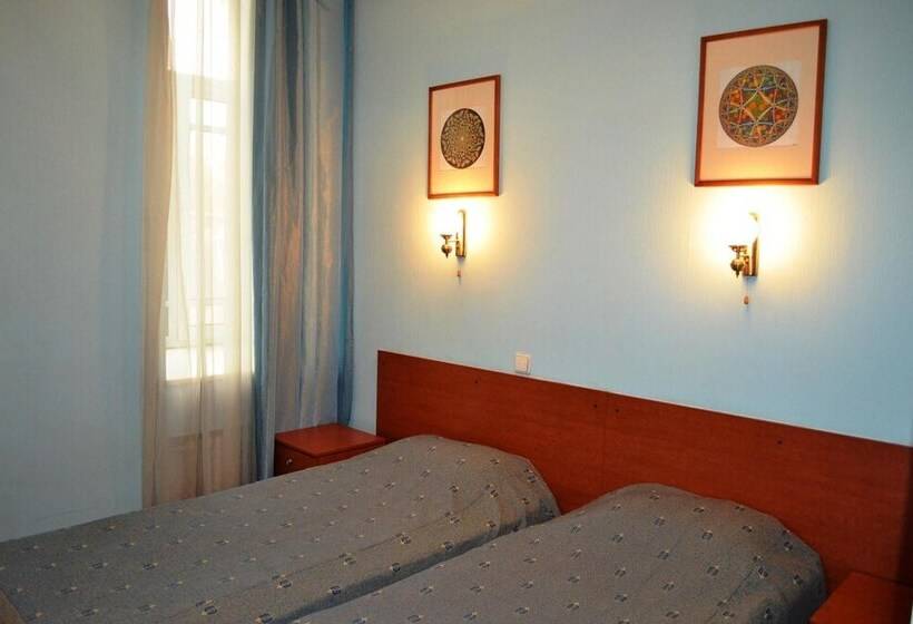 Hotel Rinaldi At Moskovskiy Prospect, 18