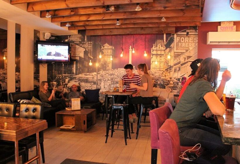 Samesun Montreal Hotel & Hostel