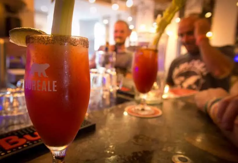 Samesun Montreal Hotel & Hostel