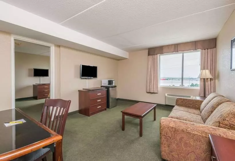 ホテル Super 8 By Wyndham Mississauga