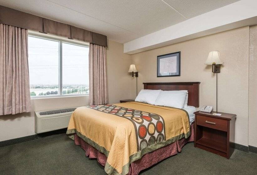 فندق Super 8 By Wyndham Mississauga