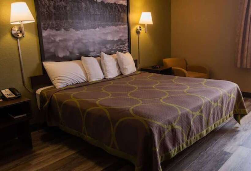 فندق Super 8 By Wyndham Mississauga