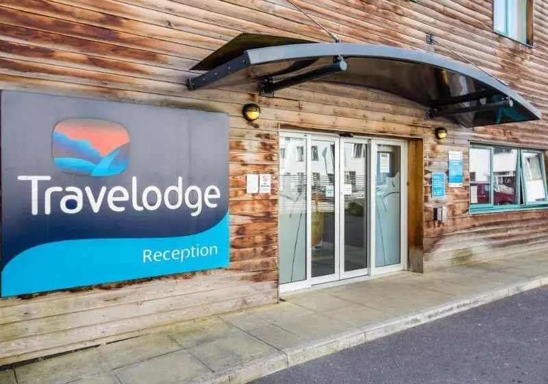 Отель Travelodge Caterham Whyteleafe