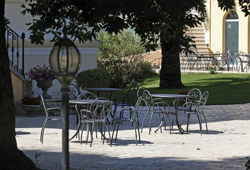 בית מלון כפרי Villa Picena