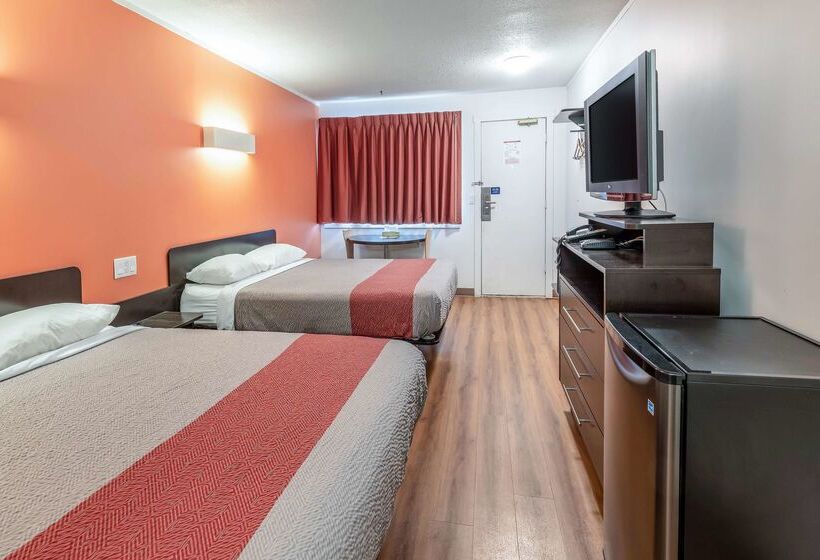 Motel 6 Kamloops, Bc