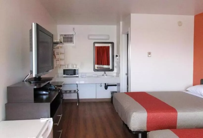 Motel 6 Kamloops, Bc