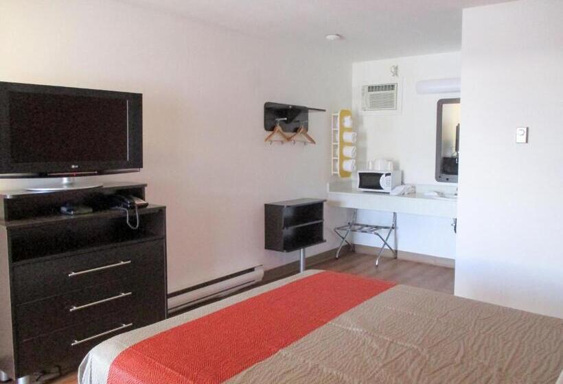 Motel 6 Kamloops, Bc