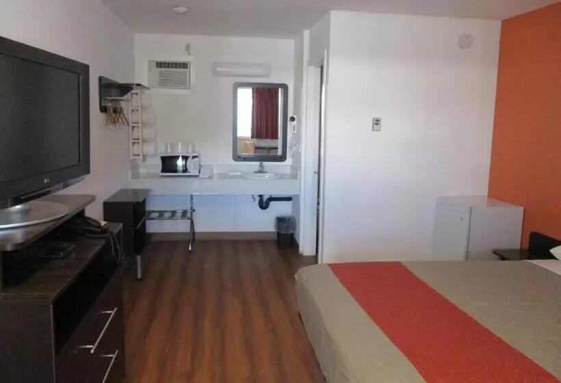 Motel 6 Kamloops, Bc