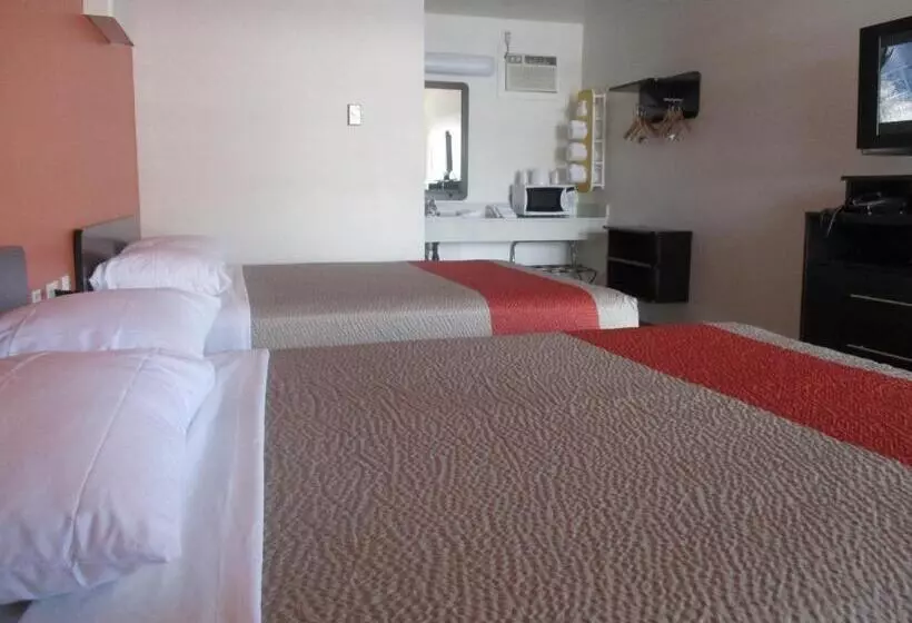 Motel 6 Kamloops, Bc