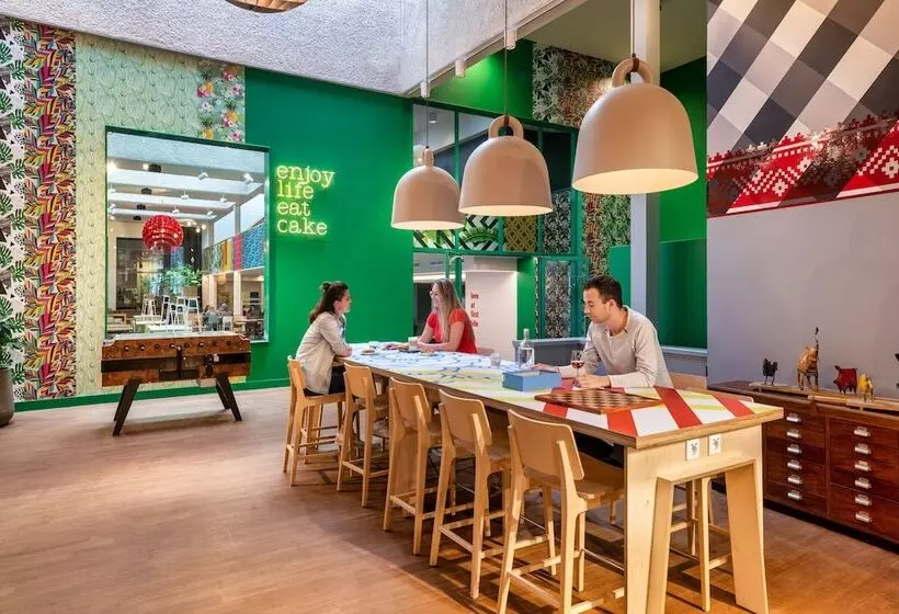 Stayokay Hostel Amsterdam Oost